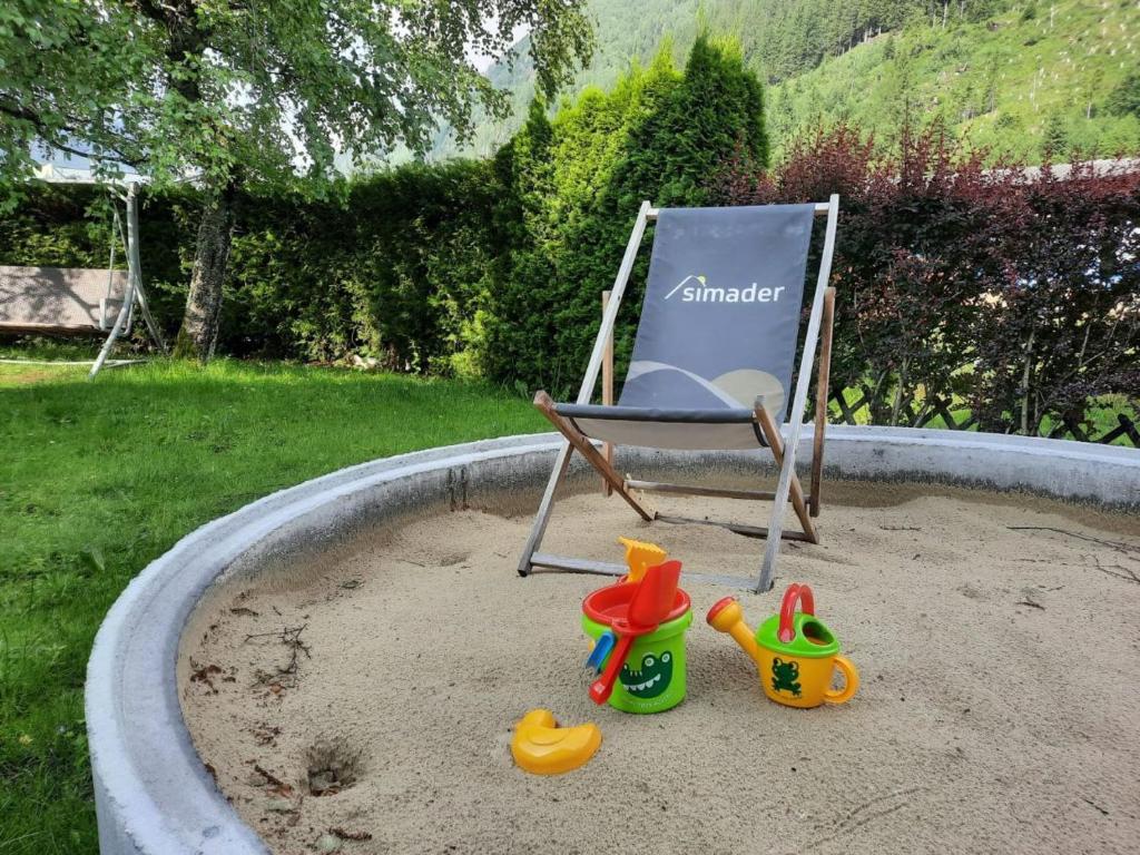 Ein Garten an der Unterkunft Hotel Simader