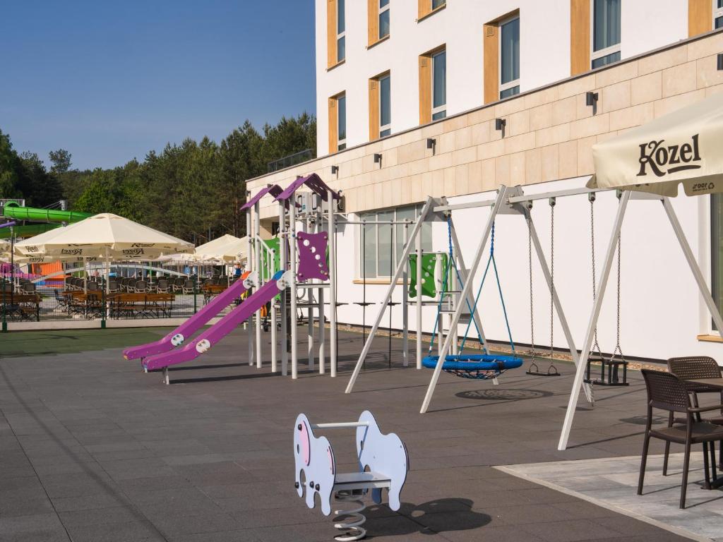 Herní místnost nebo prostor pro děti v ubytování Osada Zborów Camp & Bed
