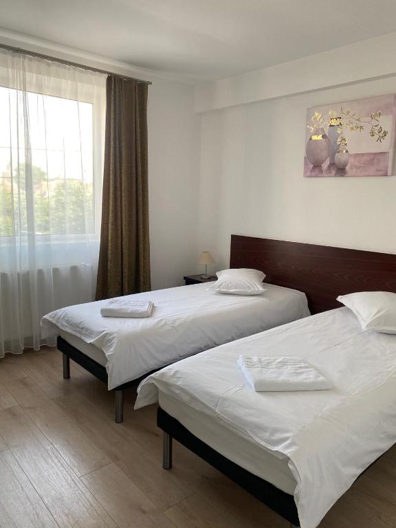 
Twin Room with Bathroom
