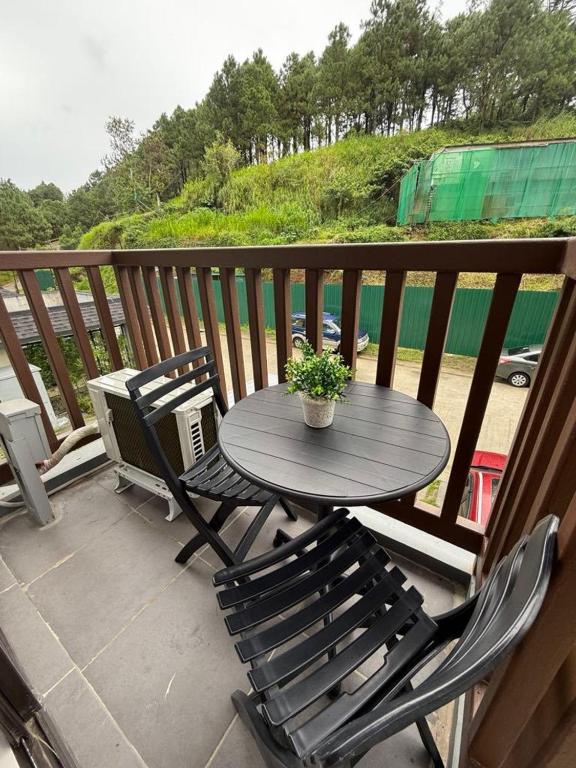 Balkón nebo terasa v ubytování Swiss Vibe Studio at Crosswinds, Unwind in Tagaytay