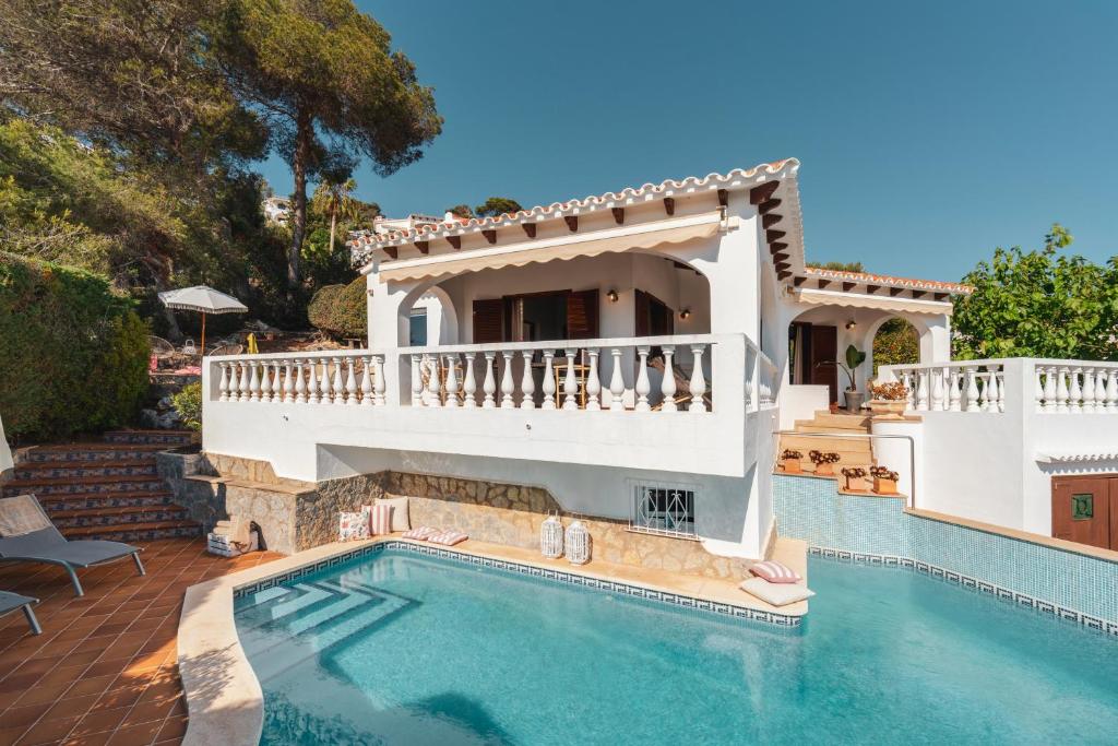 Πισίνα στο ή κοντά στο Villa Luciana - Radiante casa vecina del mar