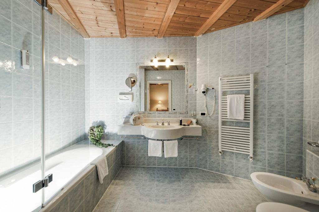 Kúpeľňa v ubytovaní Hotel Ansitz Jakoberhof
