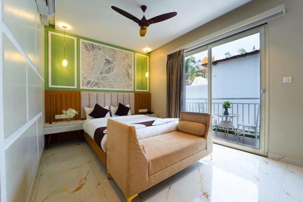 Una cama o camas en una habitación de Code Red Resort
