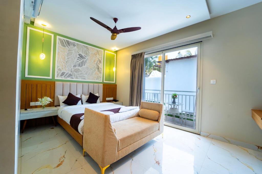 Una cama o camas en una habitación de Code Red Resort