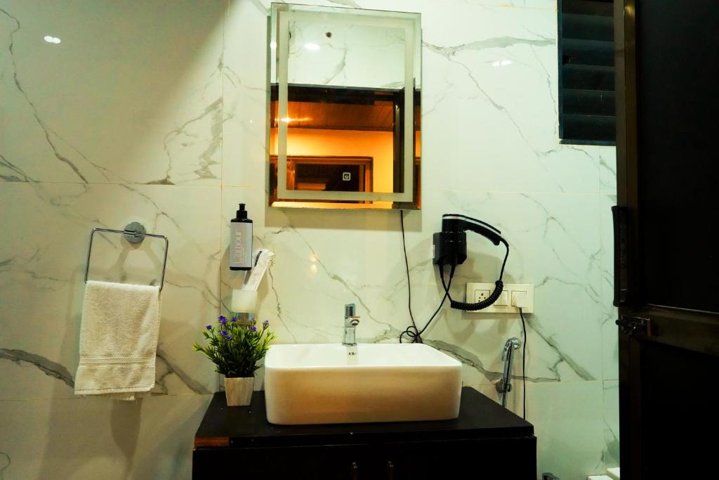 Un baño de Code Red Resort