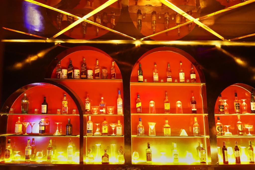 Tragos en Code Red Resort