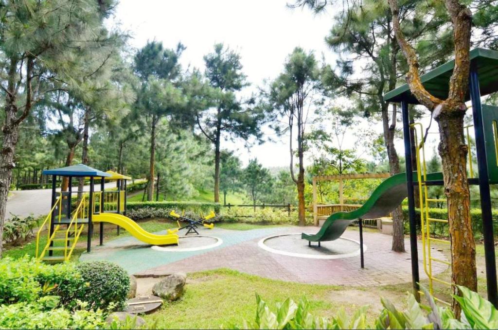 Herní místnost nebo prostor pro děti v ubytování Swiss Vibe Studio at Crosswinds, Unwind in Tagaytay
