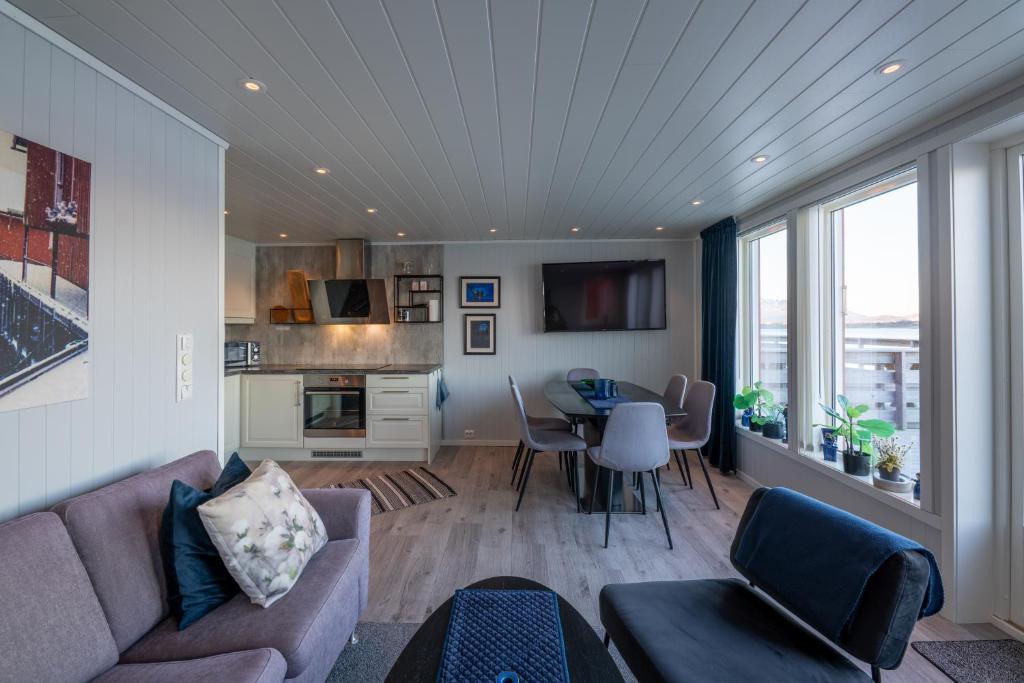 Kuchyň nebo kuchyňský kout v ubytování Luxurious cabin by the waterfront