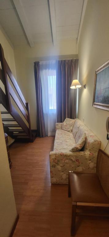 TV a/nebo společenská místnost v ubytování Hotel Malcesine