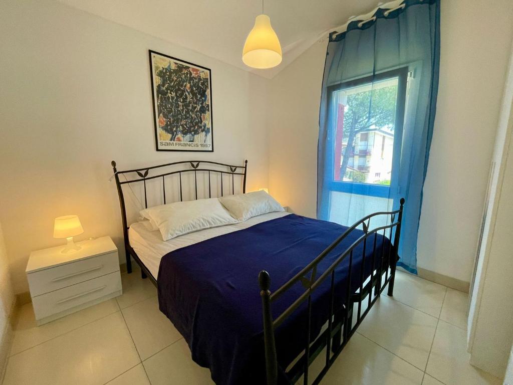 Posteľ alebo postele v izbe v ubytovaní Renovated apartment with bright balcony