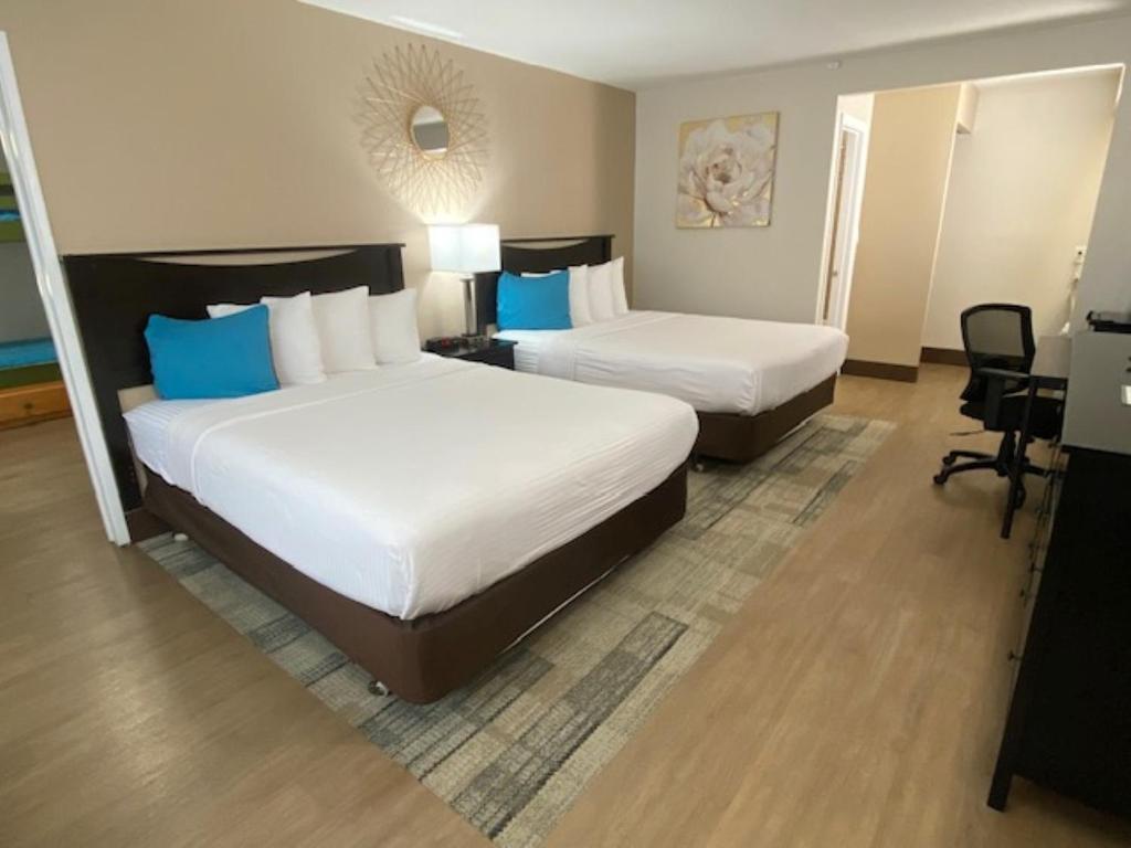 Stanford Inn & Suites Anaheim photo