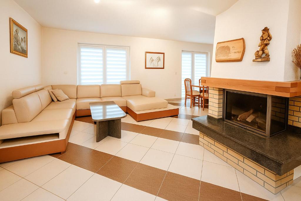 Coin salon dans l'établissement Guesthouse Nestoria Living