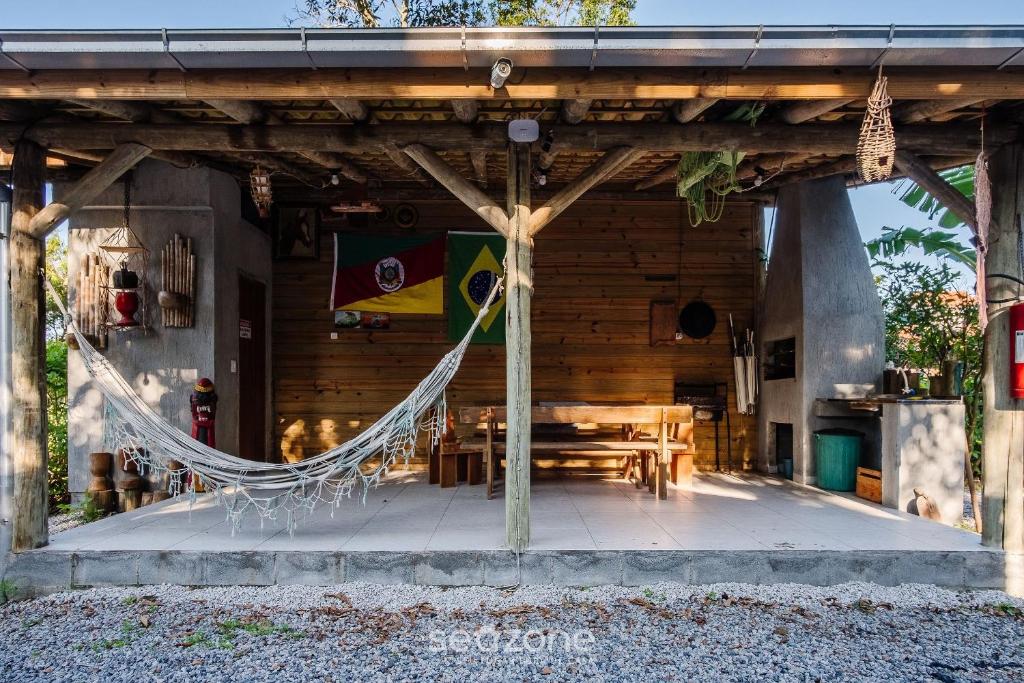Φωτογραφία από το άλμπουμ του Cabanas relaxantes perto da Praia do Rosa - PRJ σε Praia do Rosa