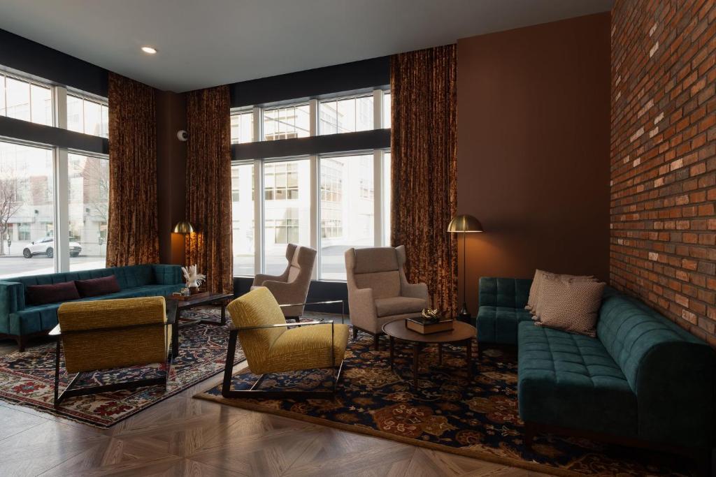Posezení v ubytování Hotel Indigo West Chester - Downtown by IHG