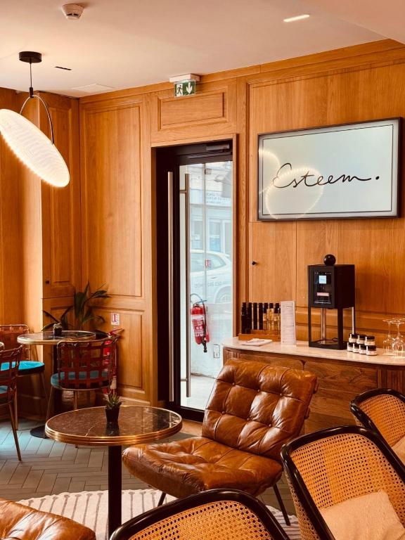 Esteem Tour Eiffel - Resim 44