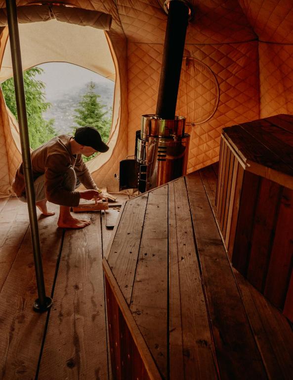 Příroda nedaleko luxury tent