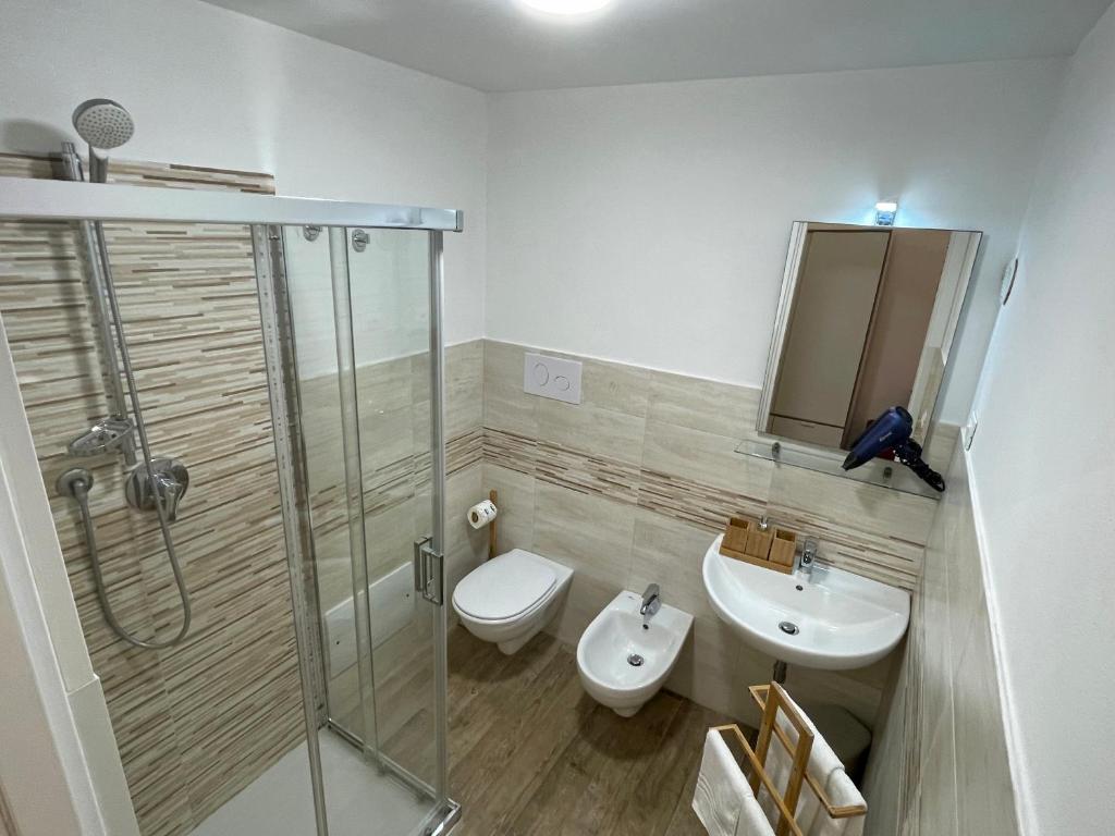 Kúpeľňa v ubytovaní Sea View Teti Rooms & Apts