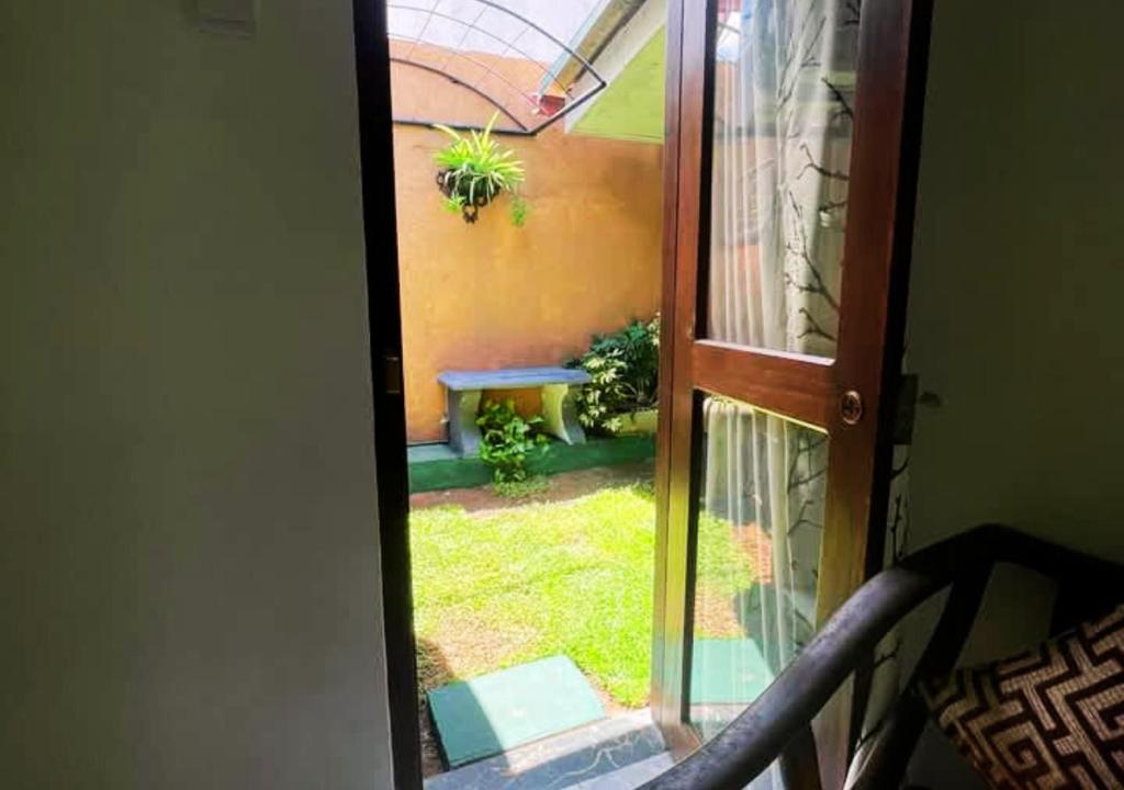 Zahrada ubytování Sandakada Homestay