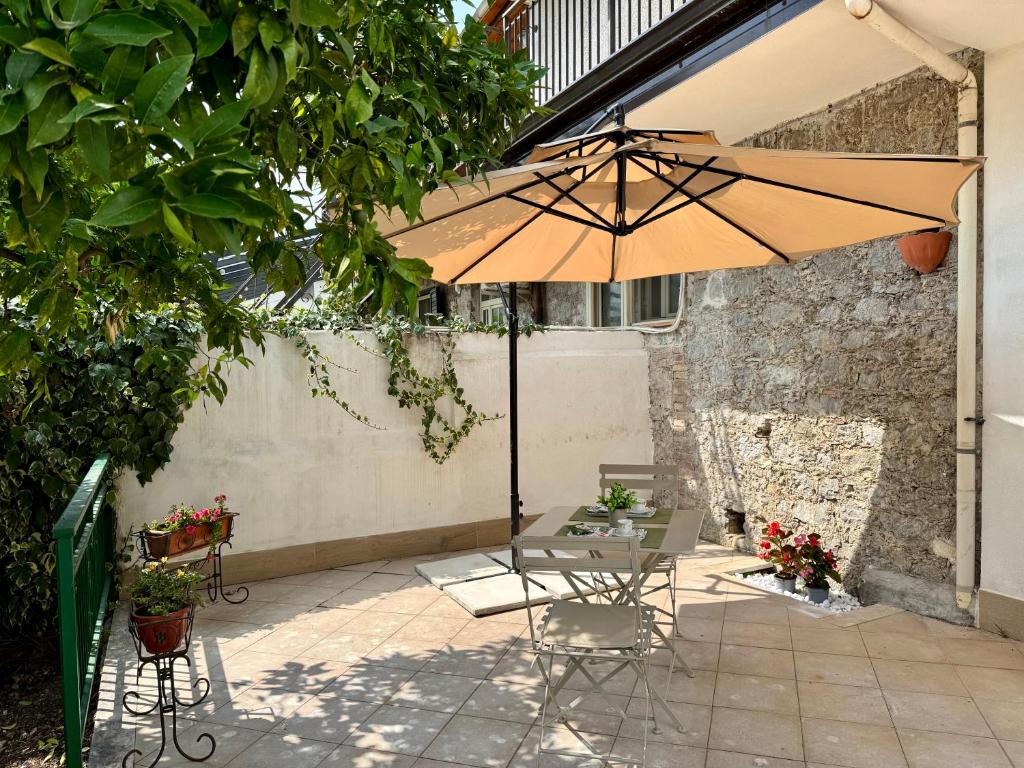 Patio nebo venkovní prostory v ubytování Cassandra Rooms