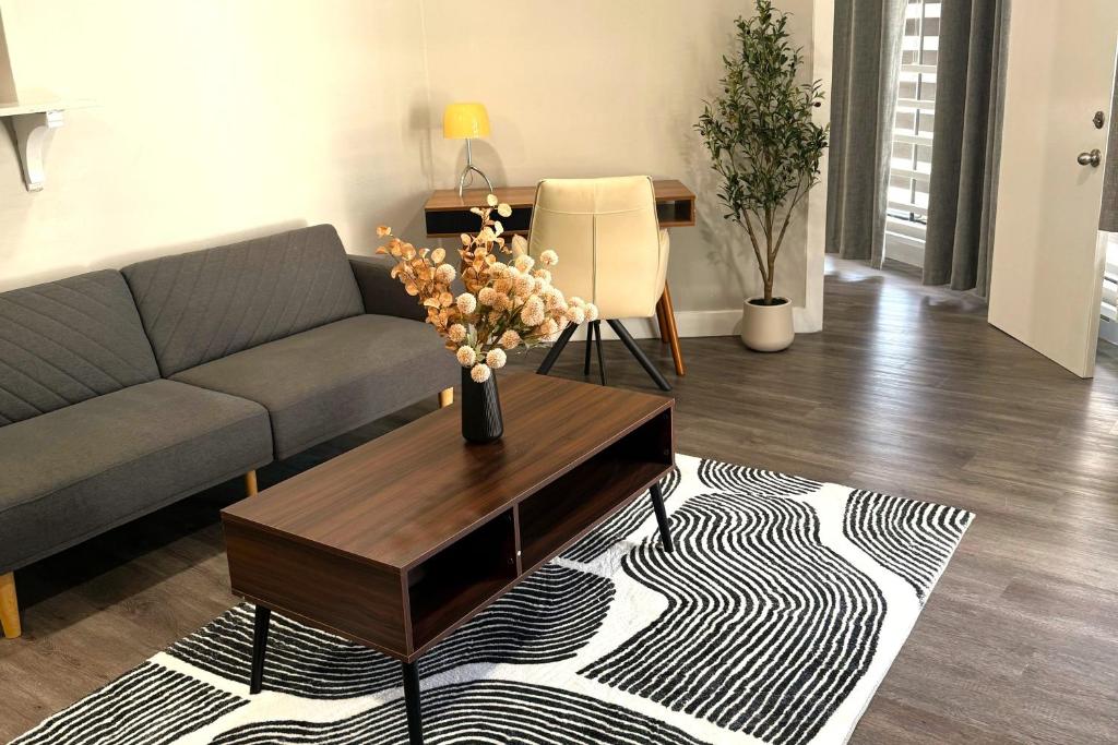 Ramada by Wyndham Los Angeles/Wilshire Center - Suite King Deluxe - Non Fumatori