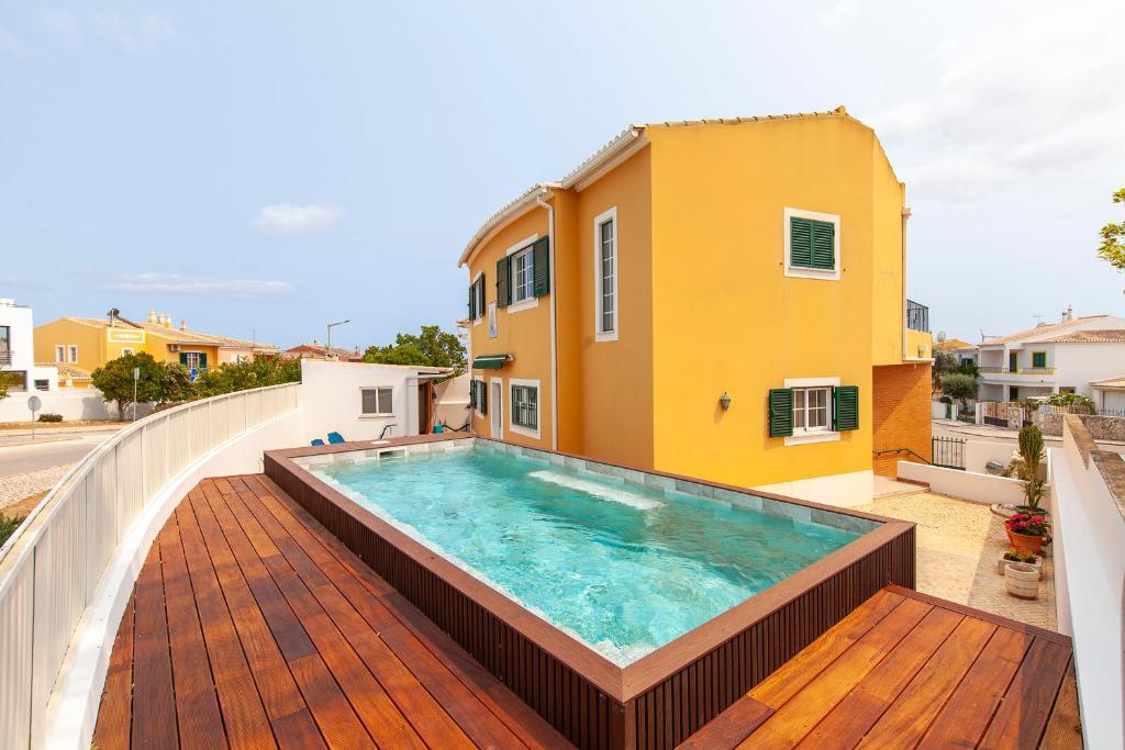 Πισίνα στο ή κοντά στο Western Mos Guesthouse