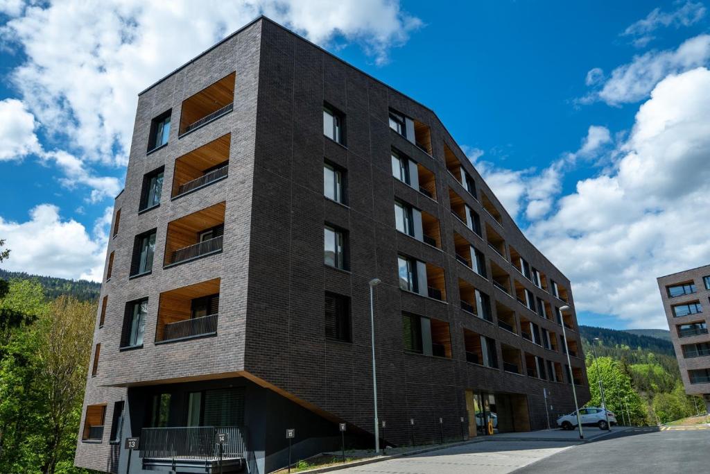 Το κτήριο όπου στεγάζεται  το διαμέρισμα