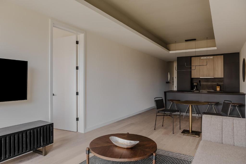 Sosuite at The Onyx - Museum District - One-Bedroom Apartment With City View