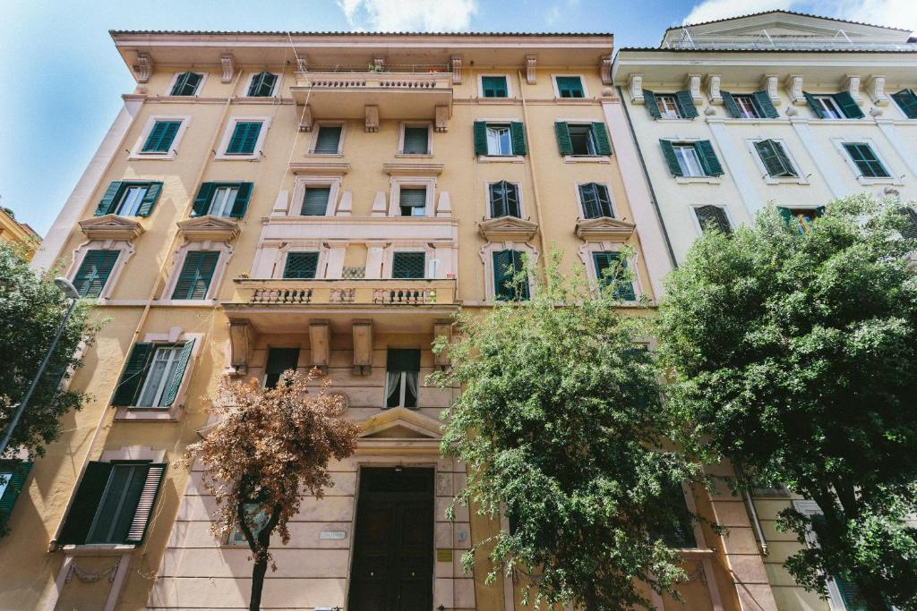 The building in which a vendégházakat is located