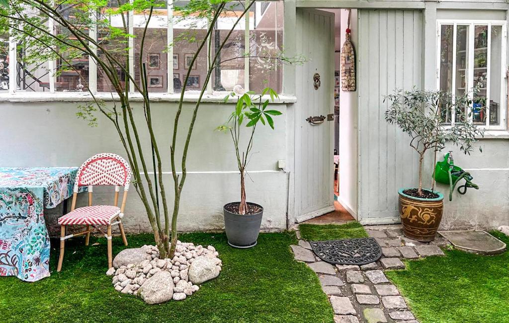 Κήπος έξω από το Gorgeous Home In Paris With Wifi