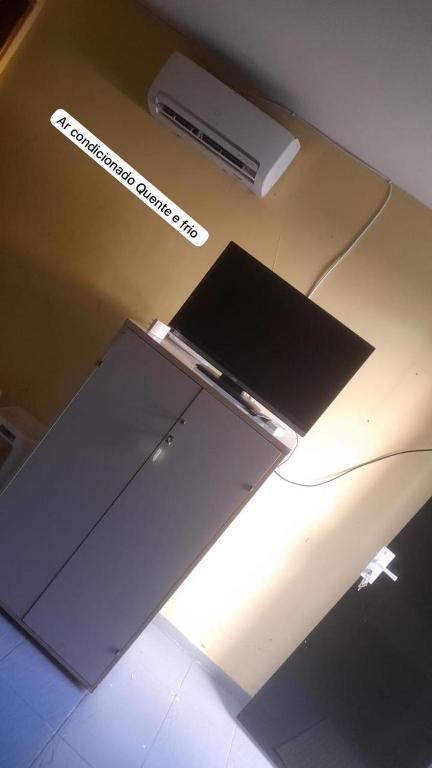 Office Hostel CENTRO Hospedagem climatizada para empresas Quartos privativos emitimos nota fiscal 24 h - Apartamento Clásico