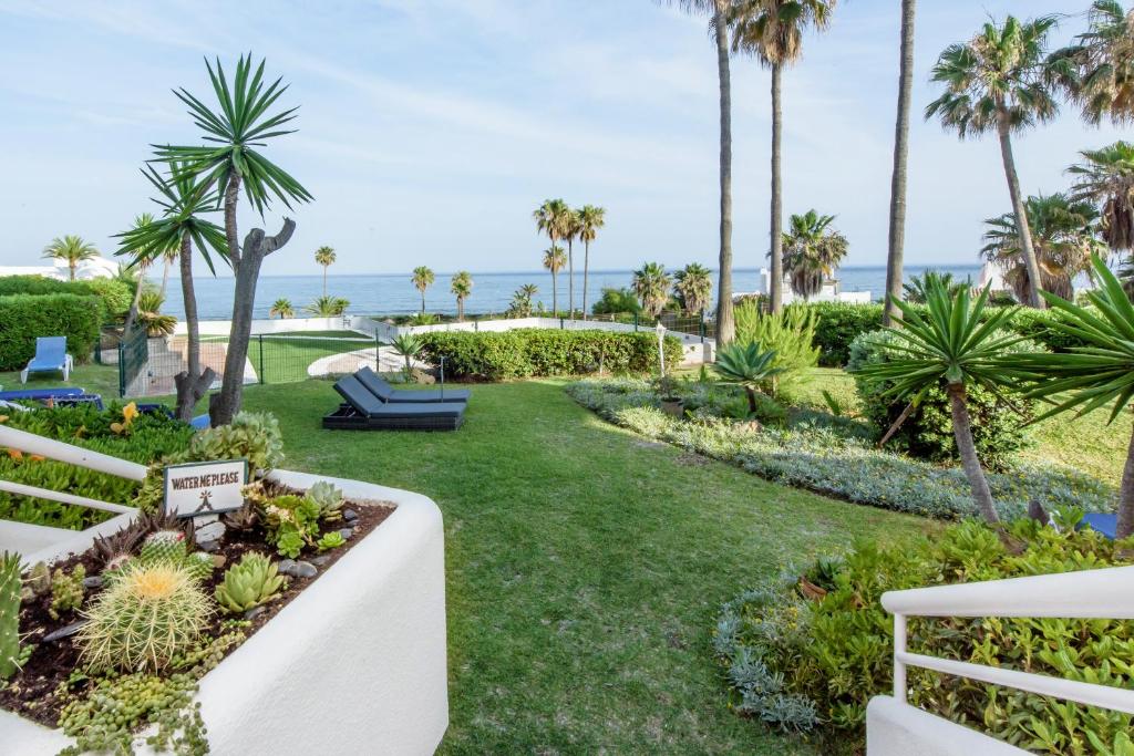 Playa Miraflores Luxury Beachfront Apartment - One-Bedroom Apartment