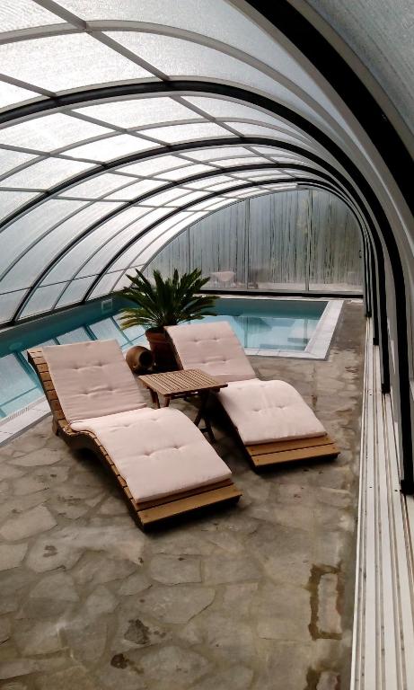Bazén v ubytovaní DeiMori LaMassa private villa with pool alebo v jeho blízkosti