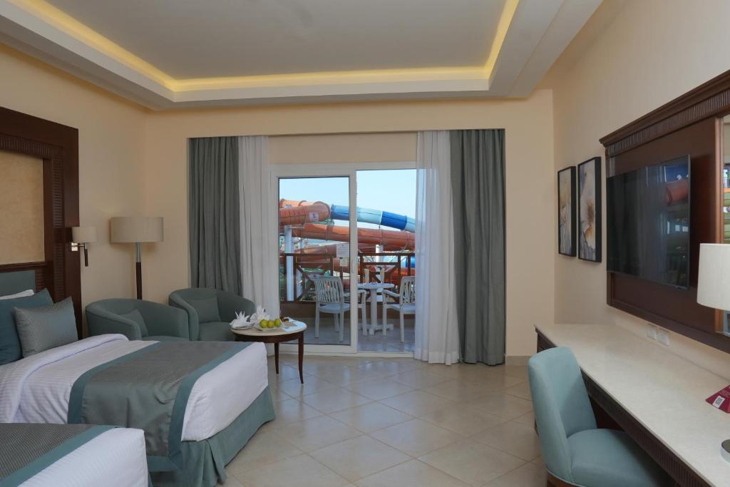 Charmillion Gardens Aquapark - 15