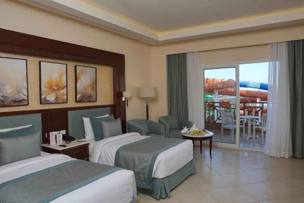 Charmillion Gardens Aquapark - 13