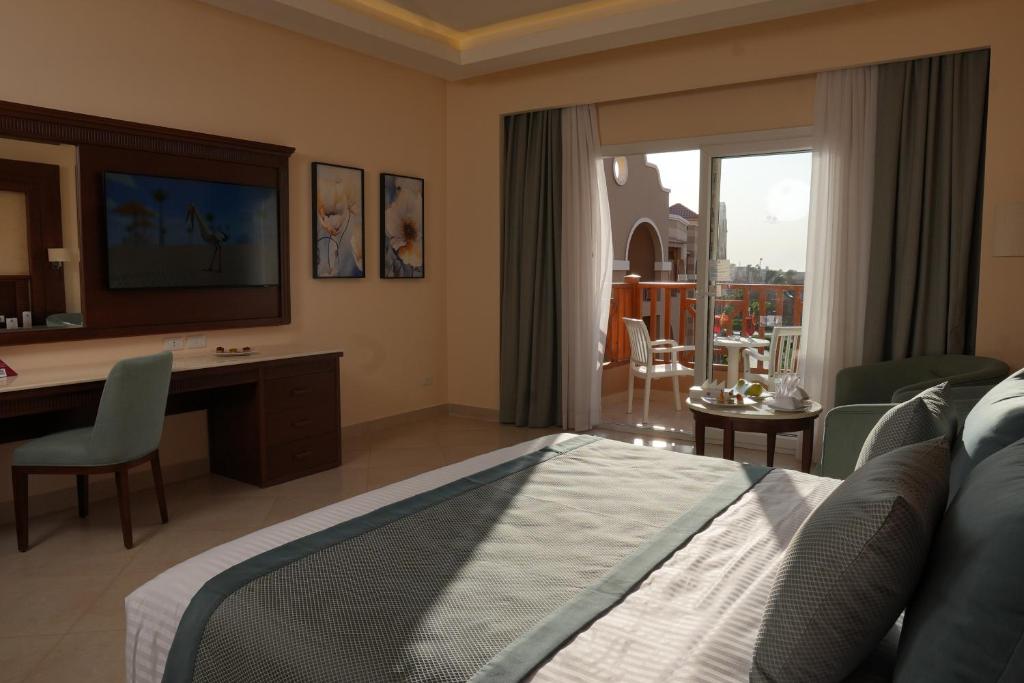 Charmillion Gardens Aquapark - 16