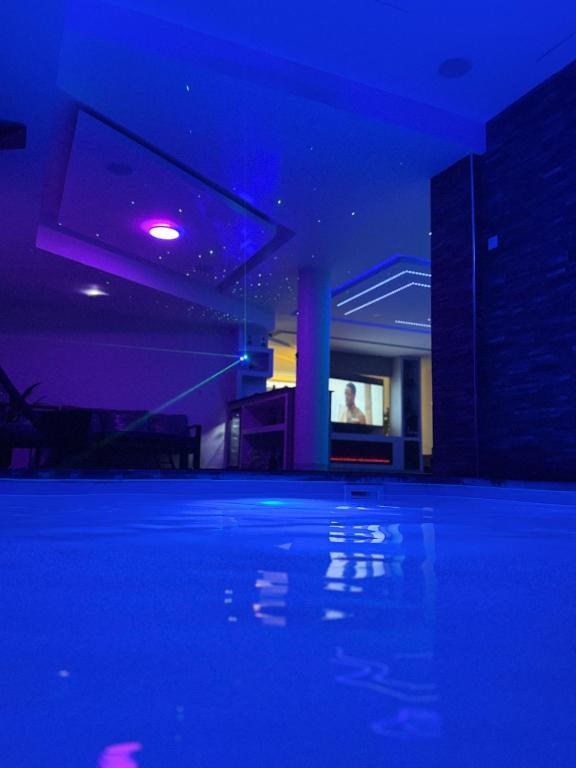 Bazén v ubytování N3XT-LEVEL Home nebo v jeho okolí