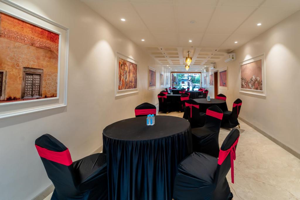 Posezení v ubytování Aceotel Select Sarvagya, Vijay Nagar- A Luxury Boutique Hotel -Nipania