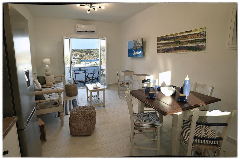 Posezení v ubytování Theasis Sifnos Apartments