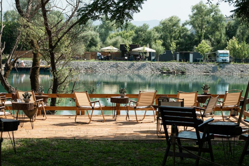 Příroda nedaleko luxury tent