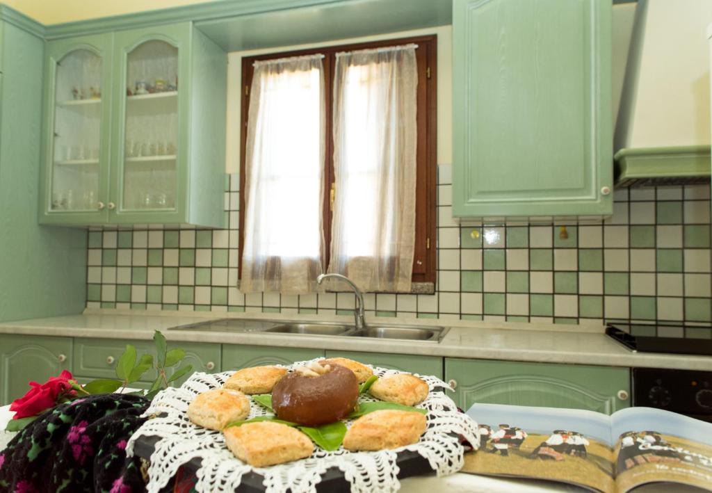 Jedlo v ubytovaní bed & breakfast alebo blízkom okolí