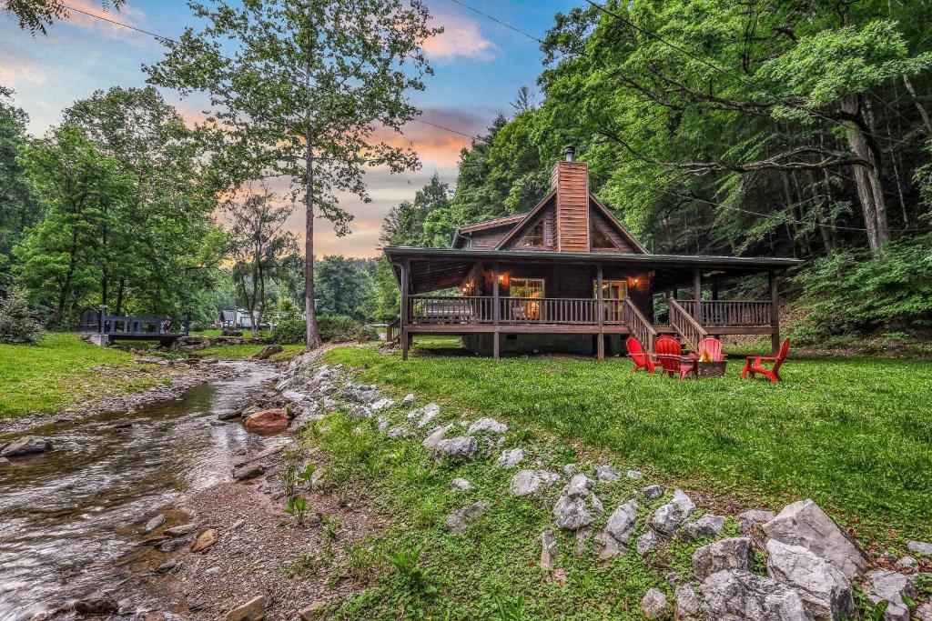 Smoky Mountains spring cabin