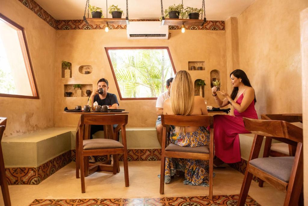 Huéspedes de Hostal Tunich Naj & Hotel
