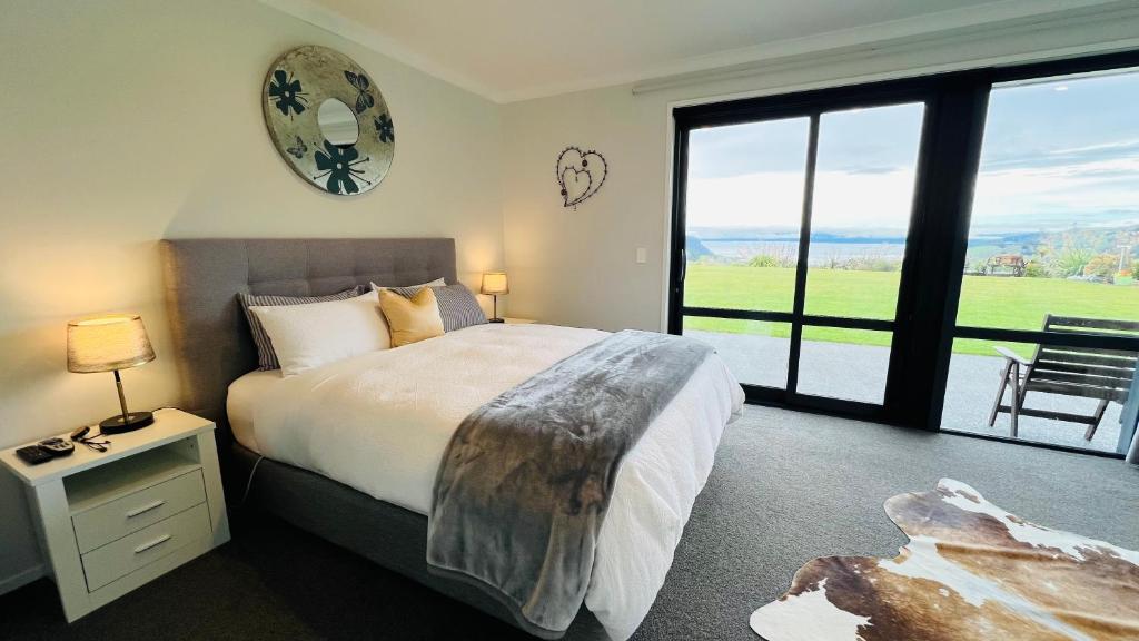 Hilltop Whakaipo Estate - Resim 32