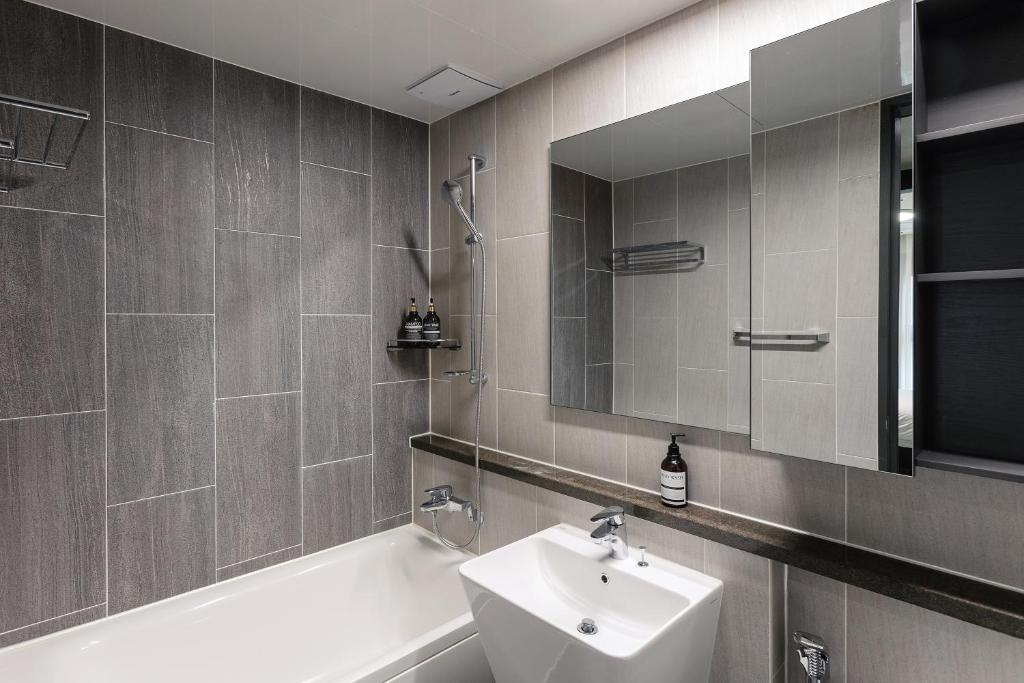 Koupelna v ubytování NewCZ Osiria Residence