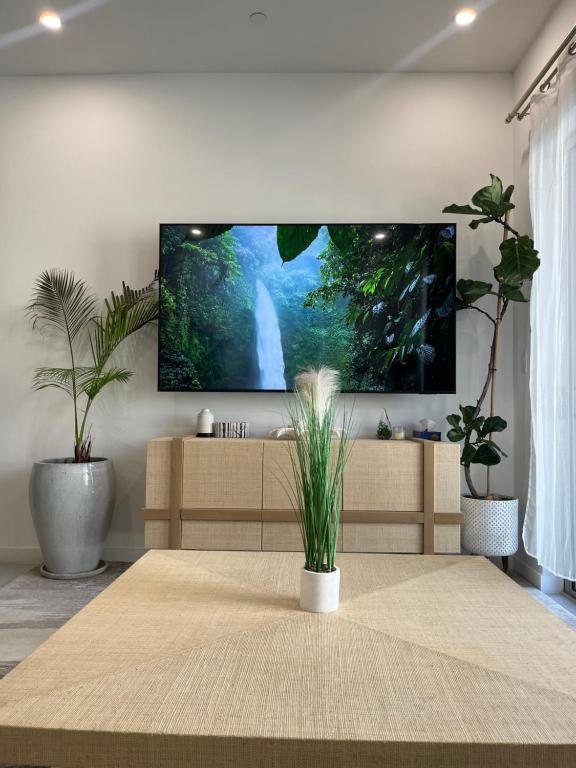 Galeriebild der Unterkunft Harbour Walk - Elegant & Luxrious in Red Bay Estate