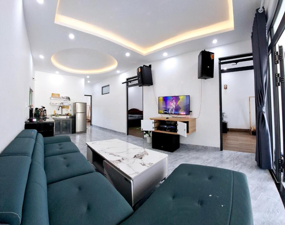 Televisyen dan/atau pusat hiburan di Home Người Đà Lạt