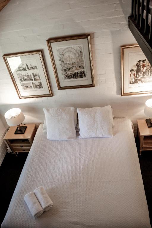 Postel nebo postele na pokoji v ubytování Crackenback Farm Guesthouse