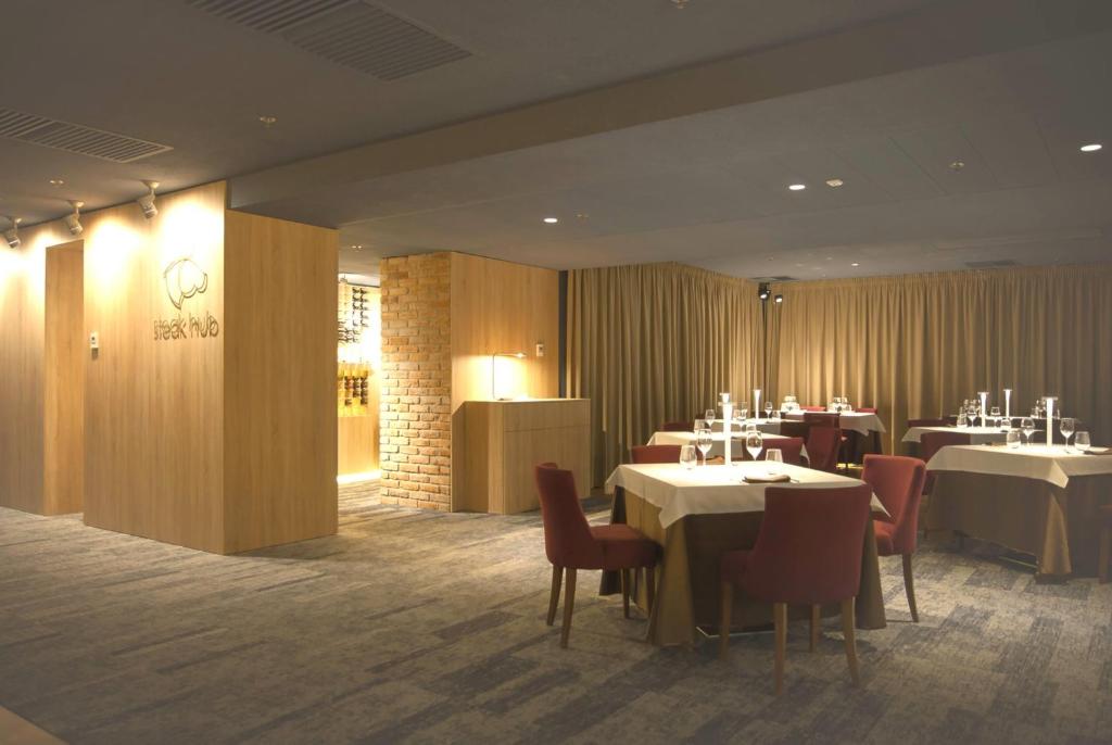 Restaurace v ubytování Ramada by Wyndham Oradea