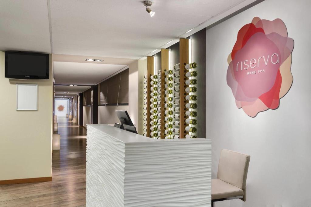 Ramada by Wyndham Oradea - Resim 25