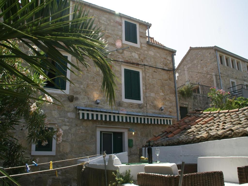 Rustic Apartment in Vis with sea-view